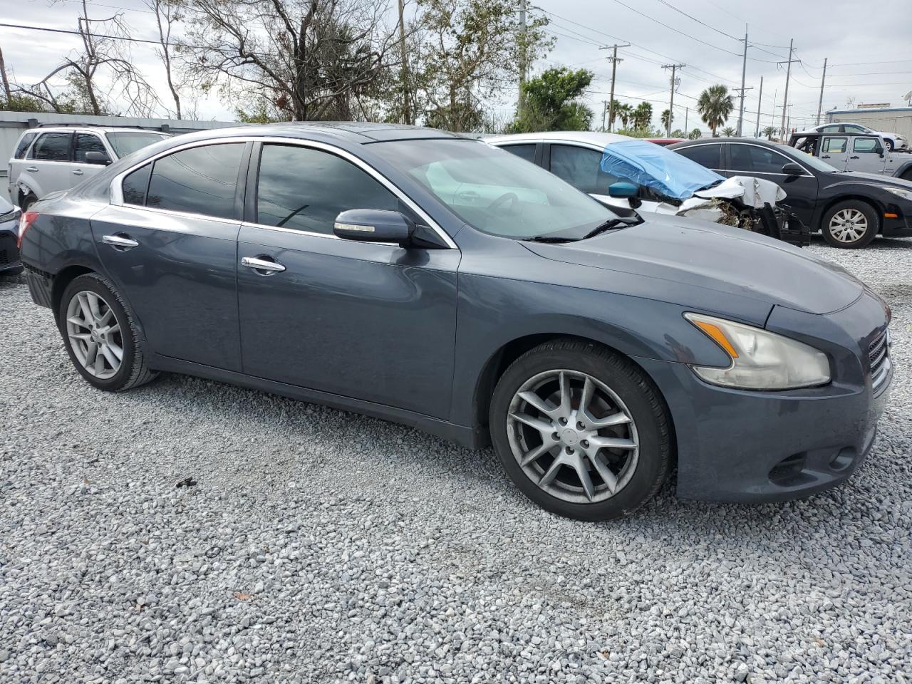 2010 Nissan Maxima - Image 4