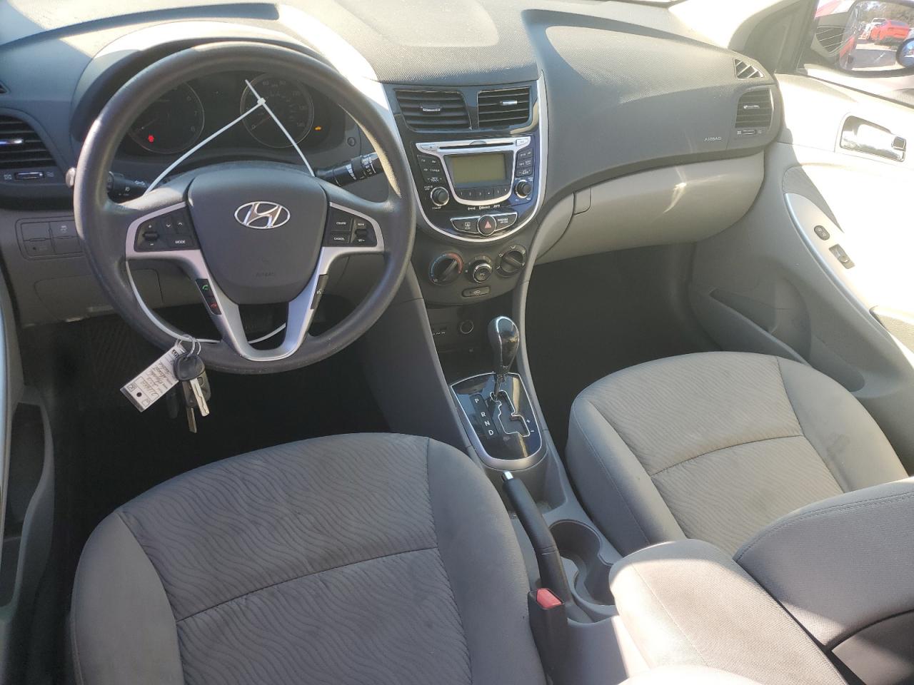 2013 Hyundai Accent - Image 8
