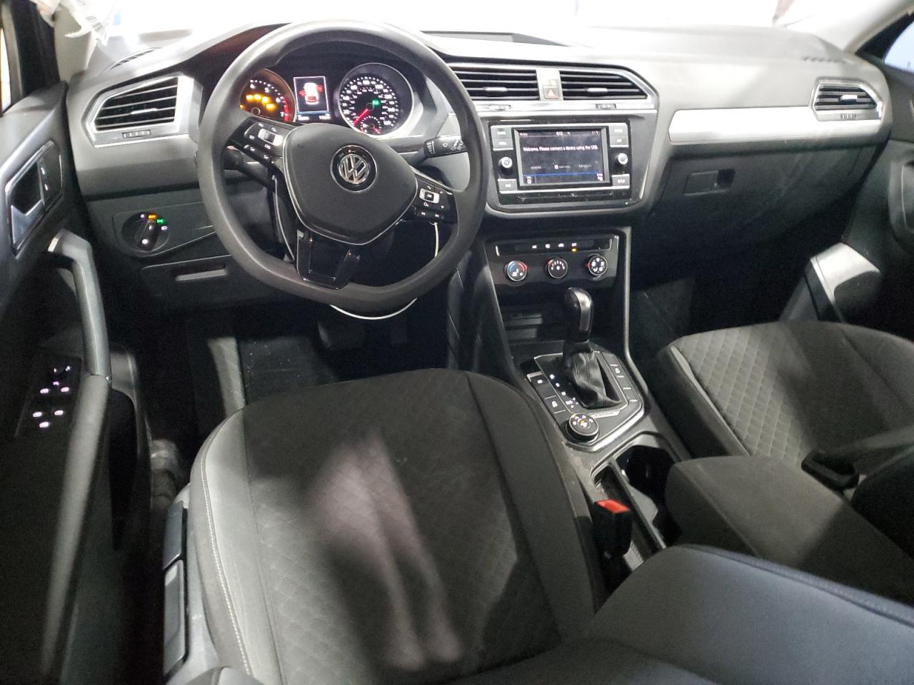 2018 Volkswagen Tiguan - Image 8