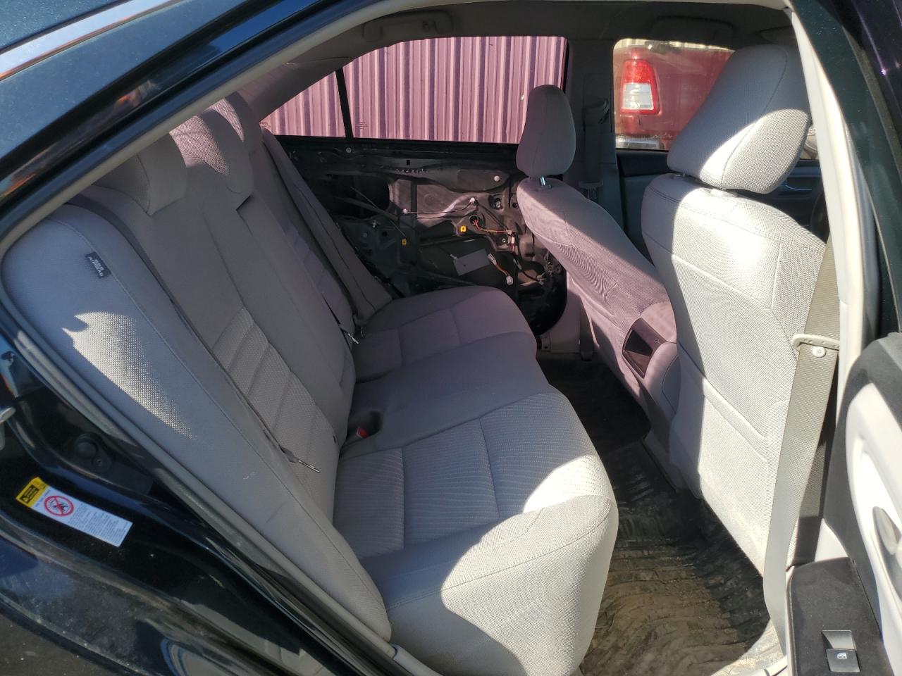 2015 Toyota Camry - Image 10