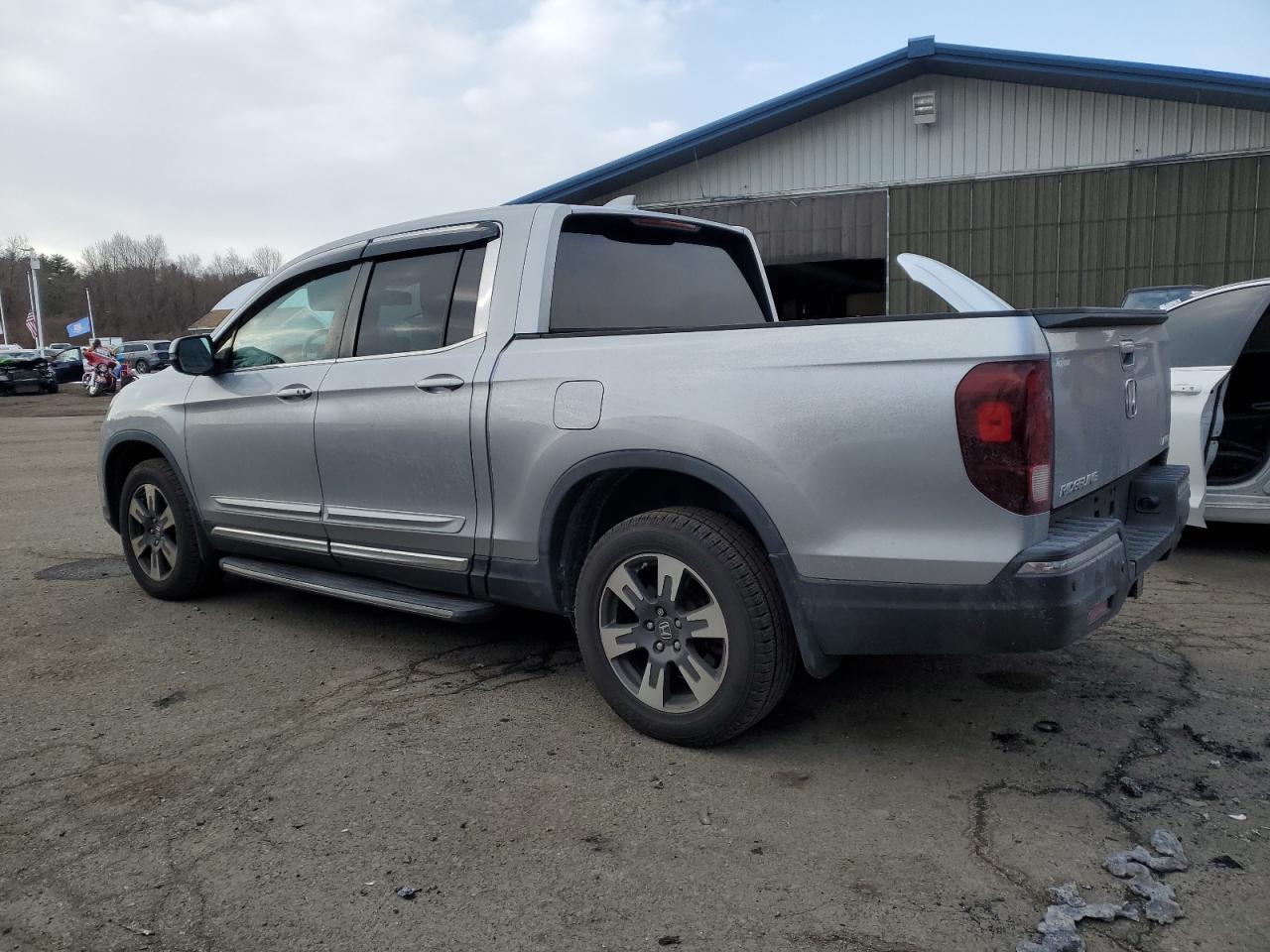 2018 Honda Ridgeline - Image 2