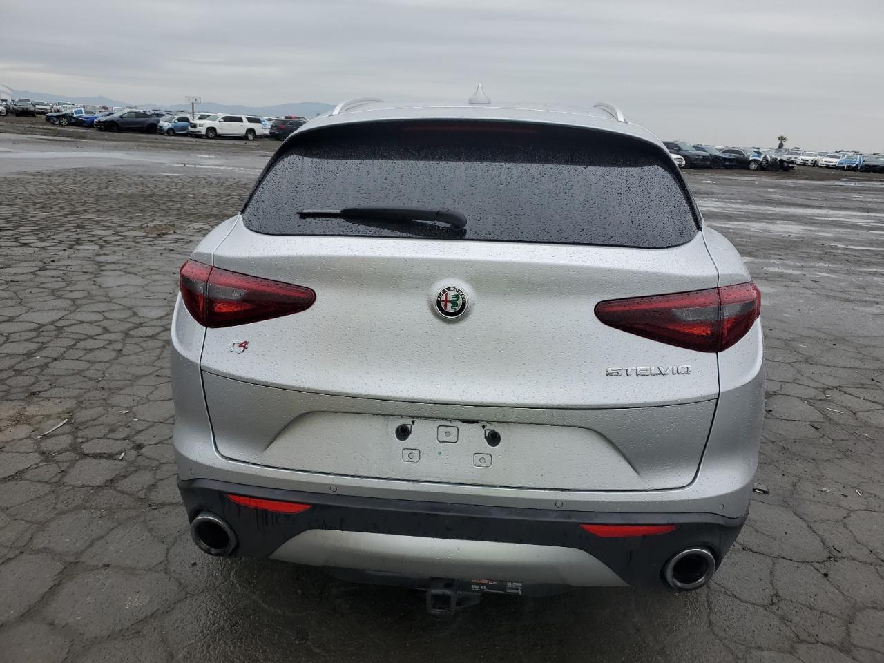 2018 Alfa Romeo Stelvio - Image 6