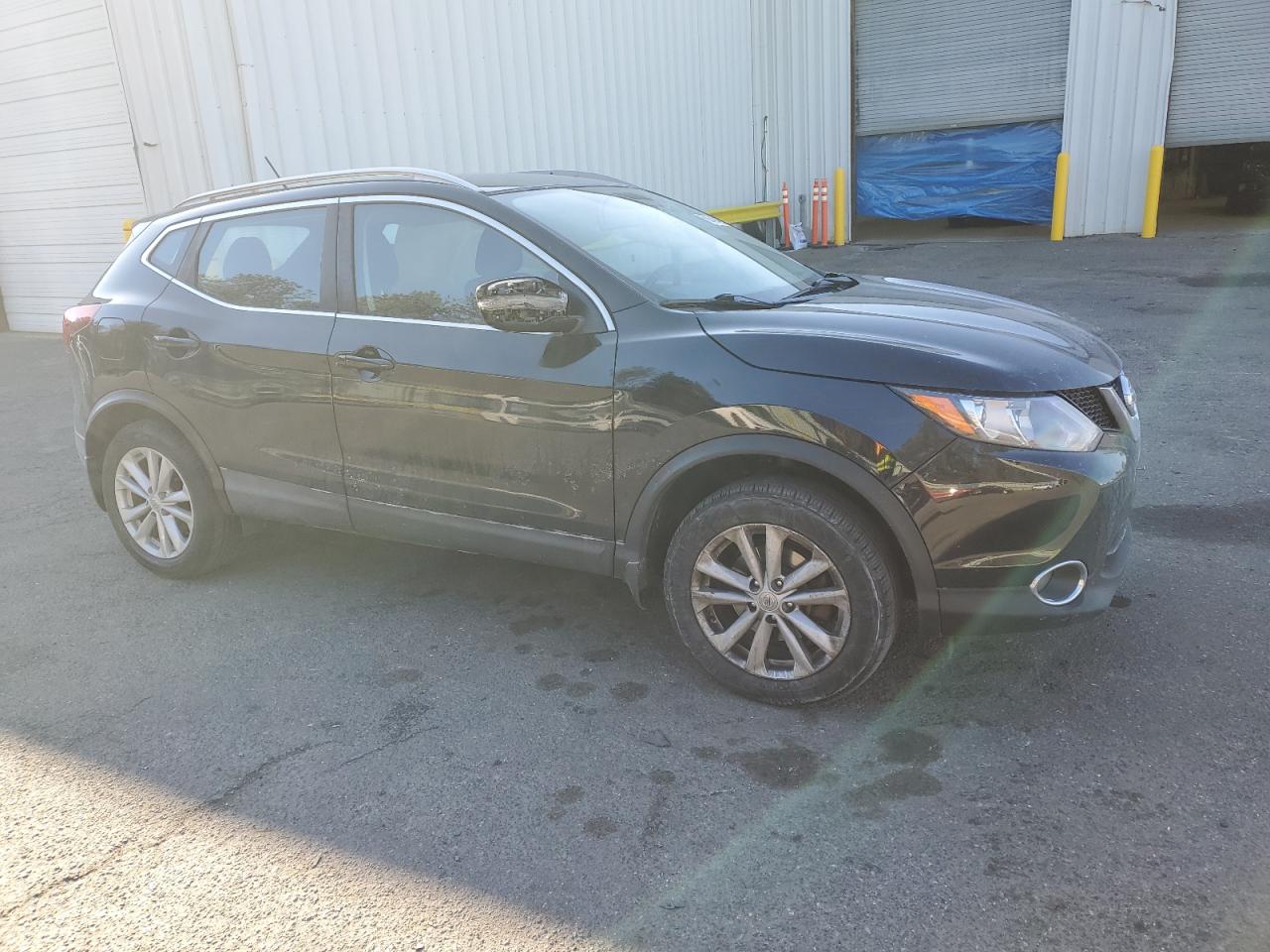 2017 Nissan Rogue - Image 4