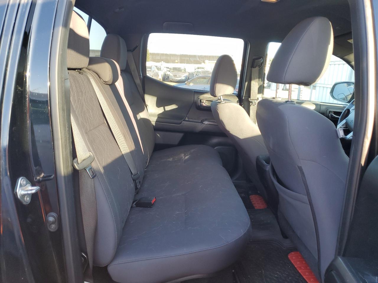 2019 Toyota Tacoma - Image 10