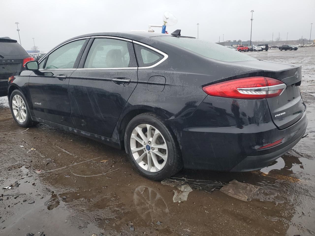 2019 Ford Fusion - Image 2