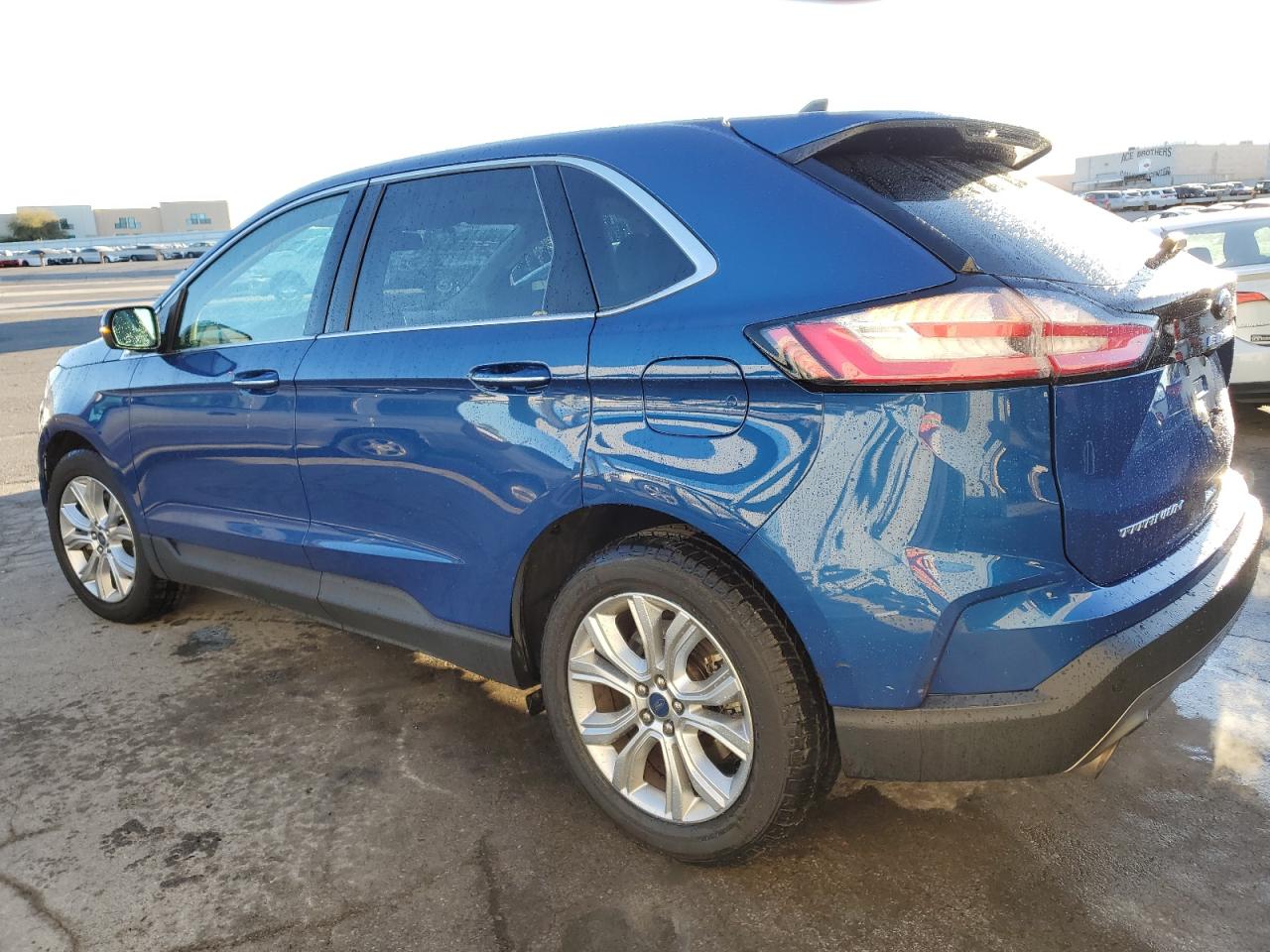 2022 Ford Edge - Image 2