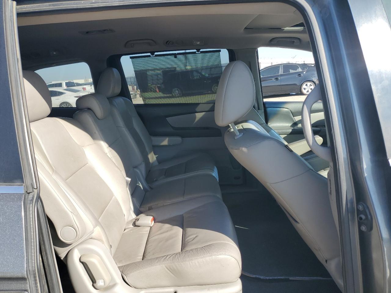 2011 Honda Odyssey - Image 11