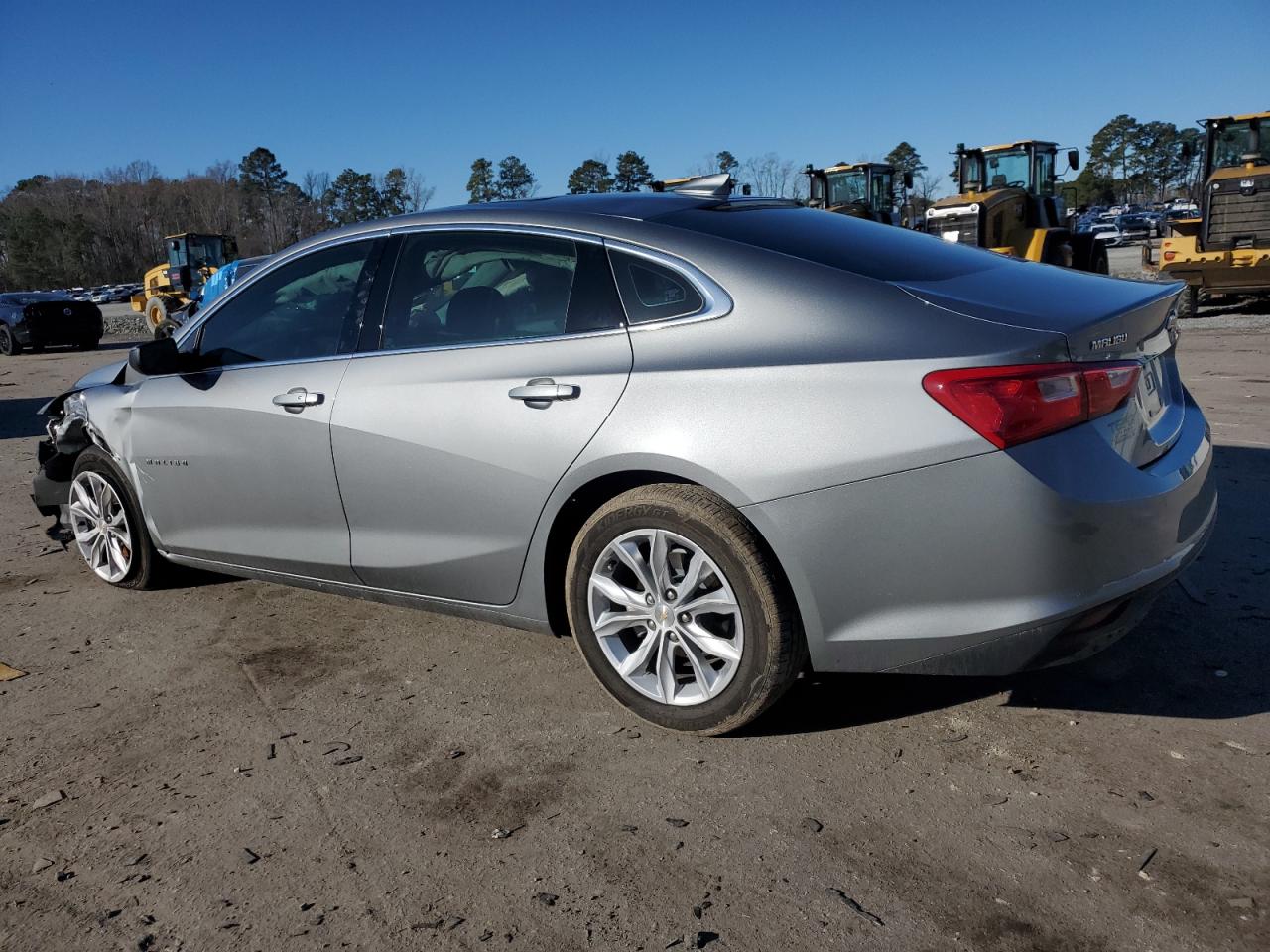 2023 Chevrolet Malibu - Image 2