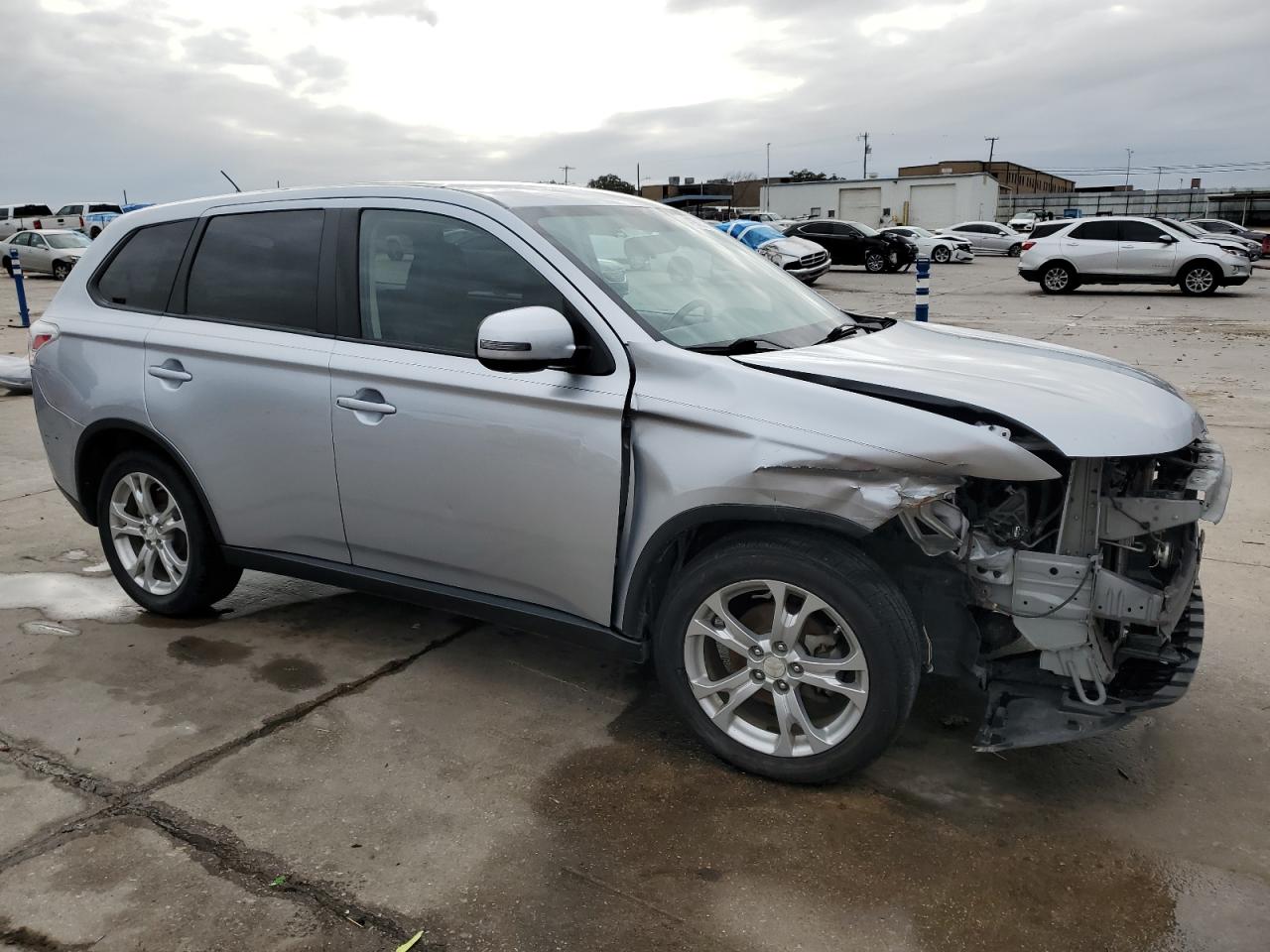 2015 Mitsubishi Outlander - Image 4