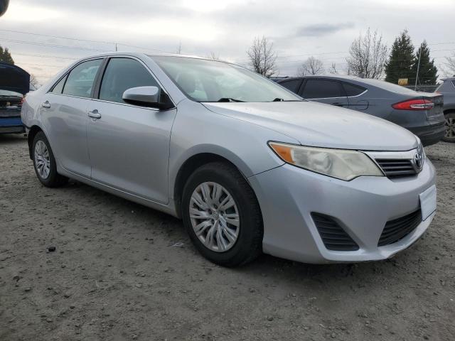  TOYOTA CAMRY 2014 Srebrny