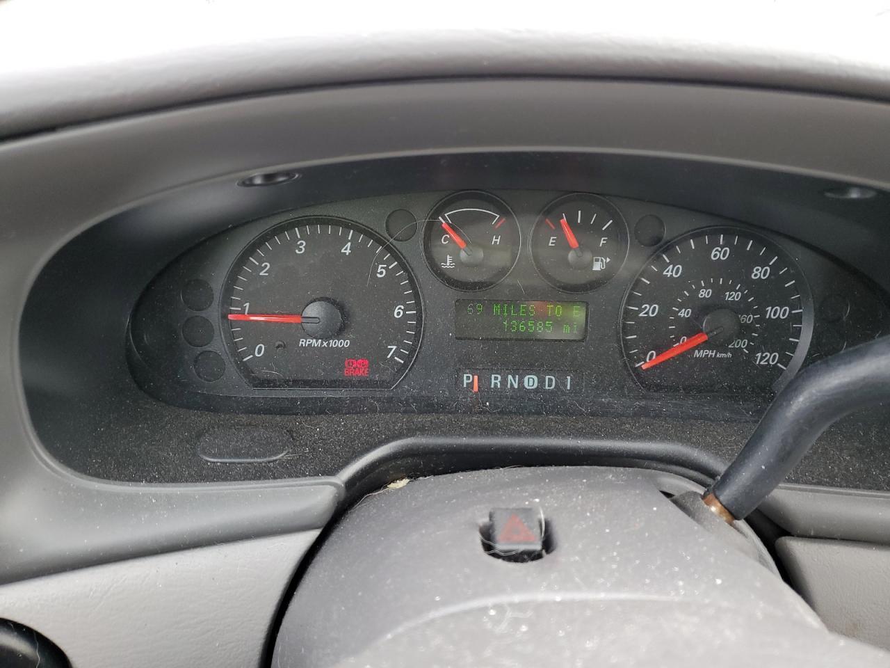 2004 Ford Taurus - Image 9