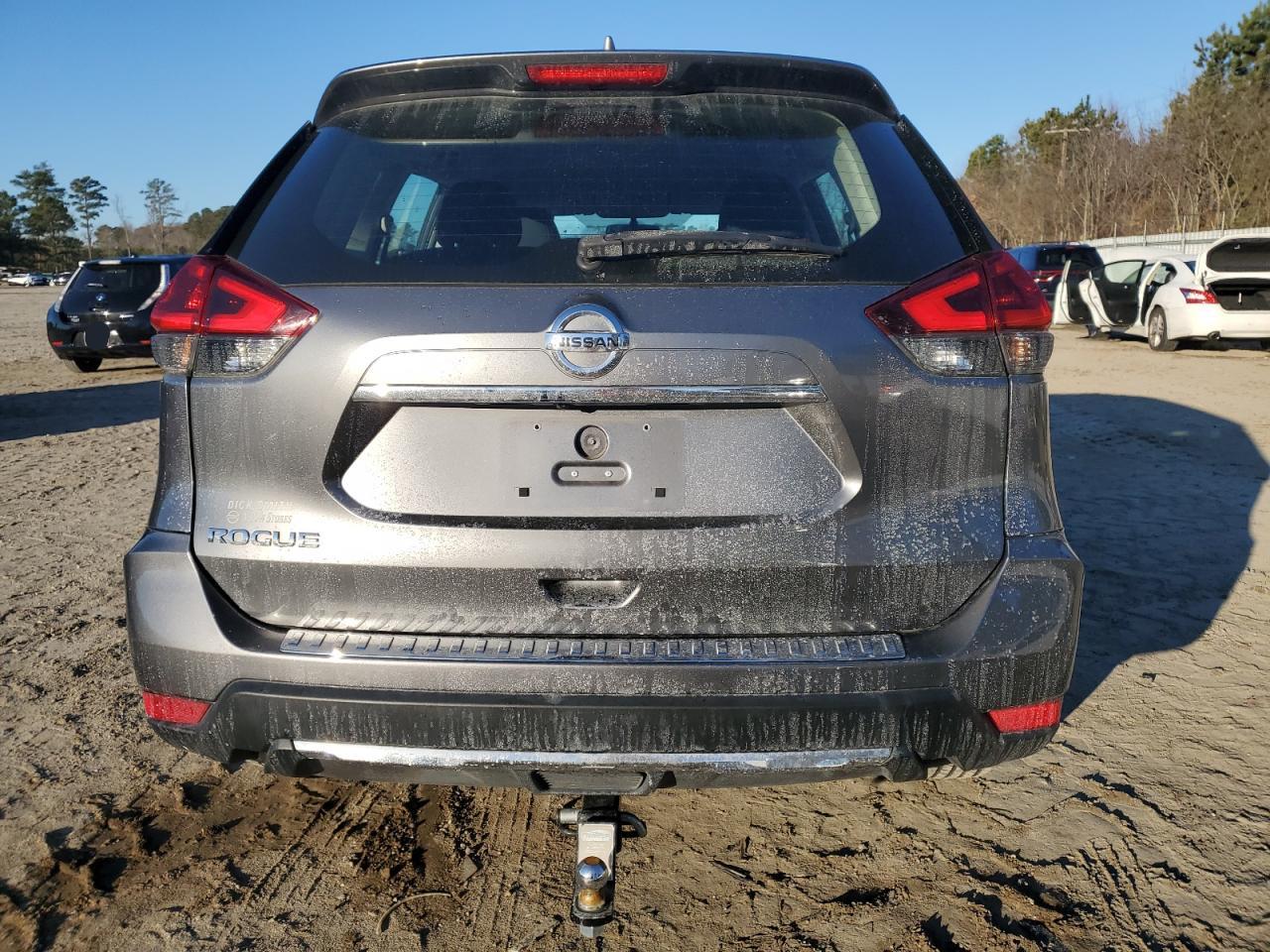 2018 Nissan Rogue - Image 6