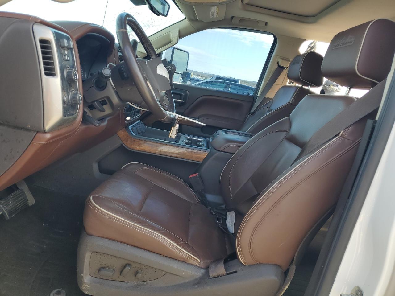 2015 Chevrolet Silverado - Image 7