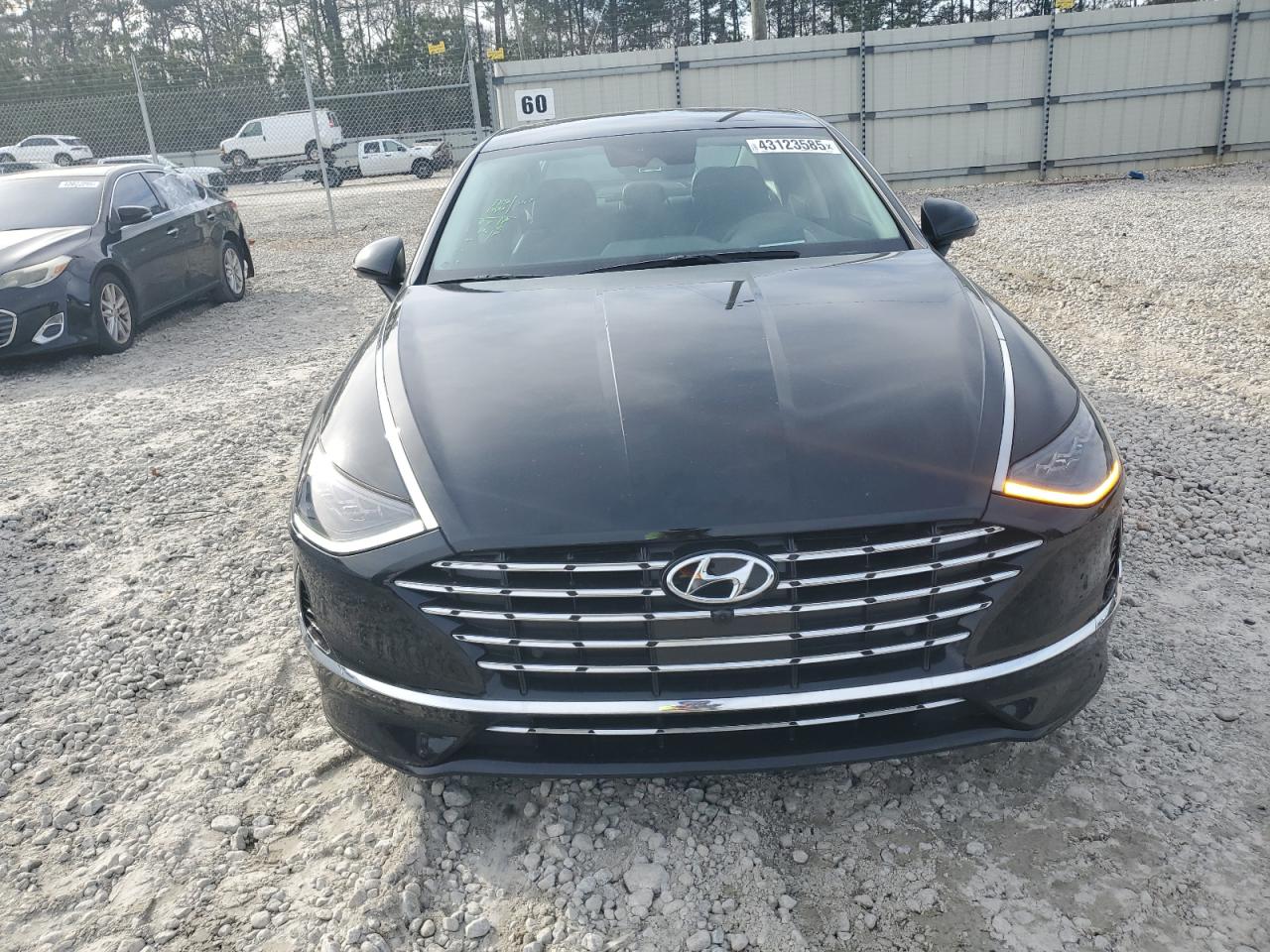 2022 Hyundai Sonata - Image 5