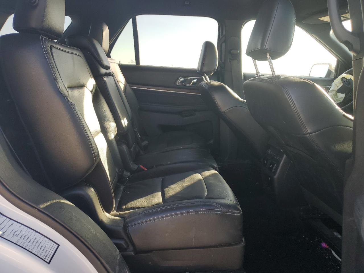 2019 Ford Explorer - Image 11