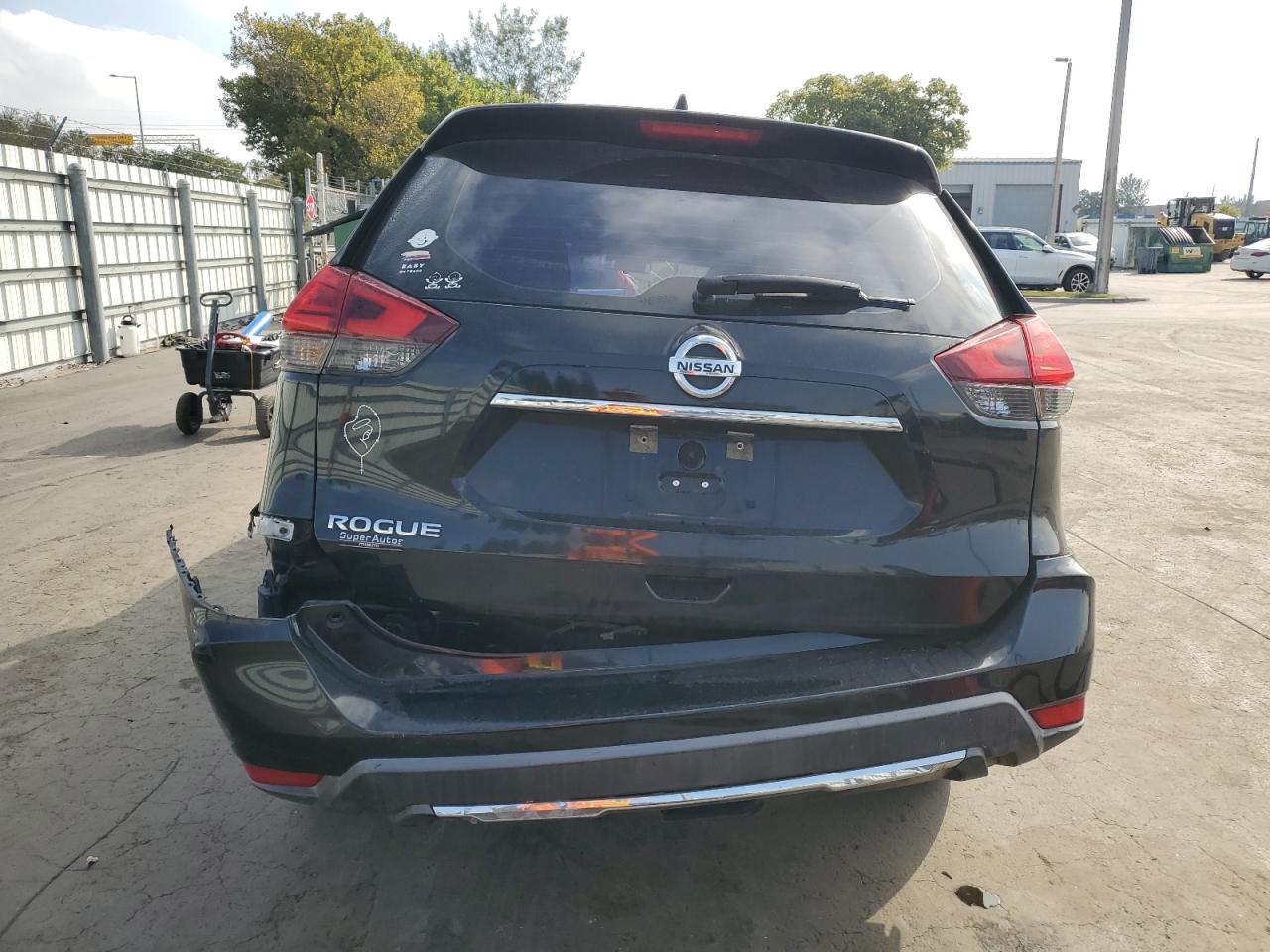 2017 Nissan Rogue S VIN: KNMAT2MT0HP581093 Lot: 43309185