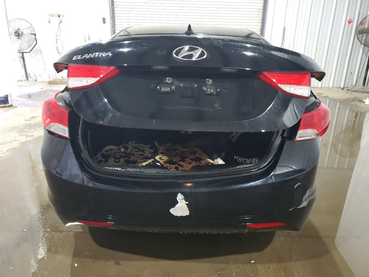 2013 Hyundai Elantra - Image 6