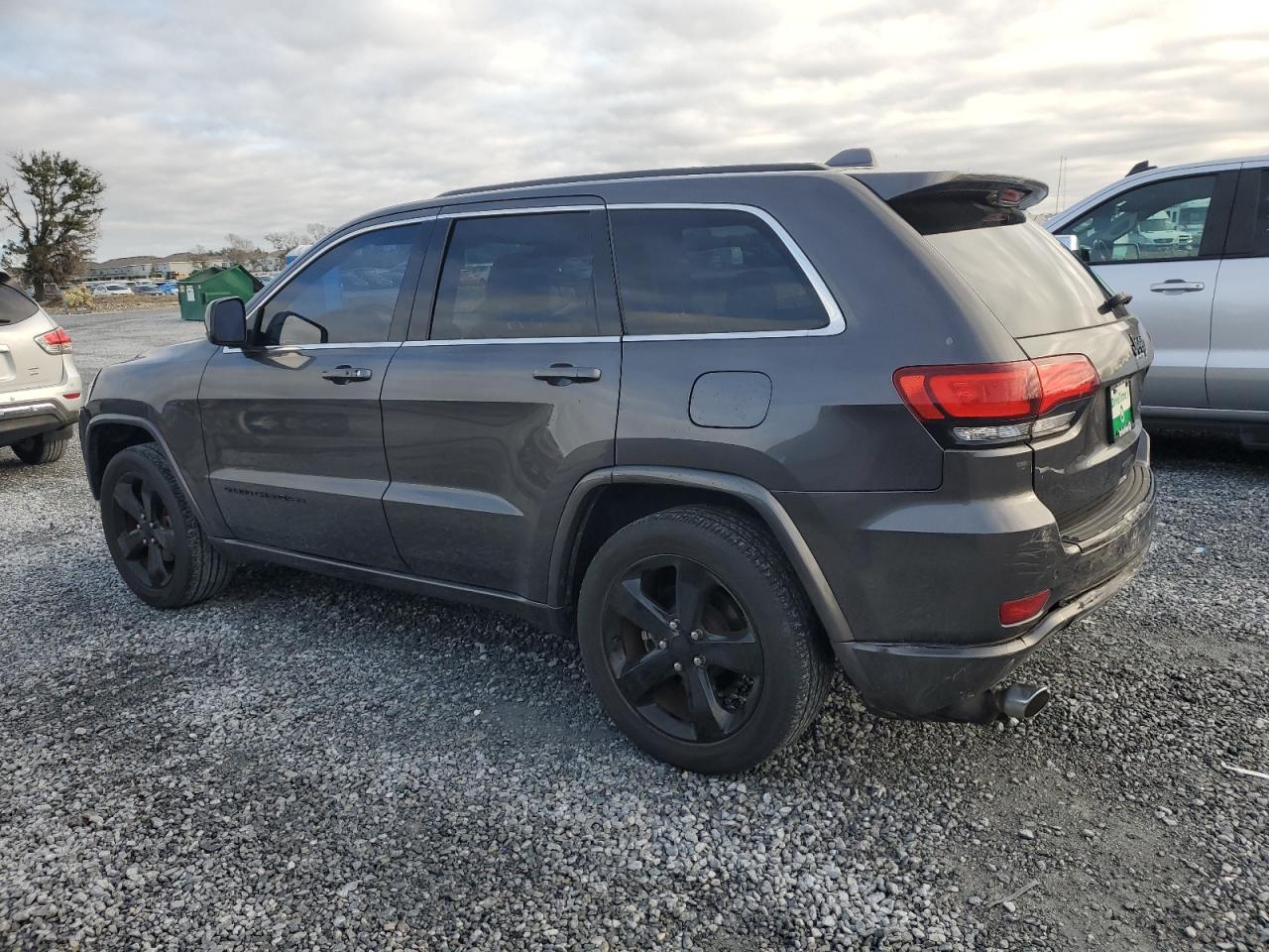 2015 Jeep Grand Cherokee - Image 2