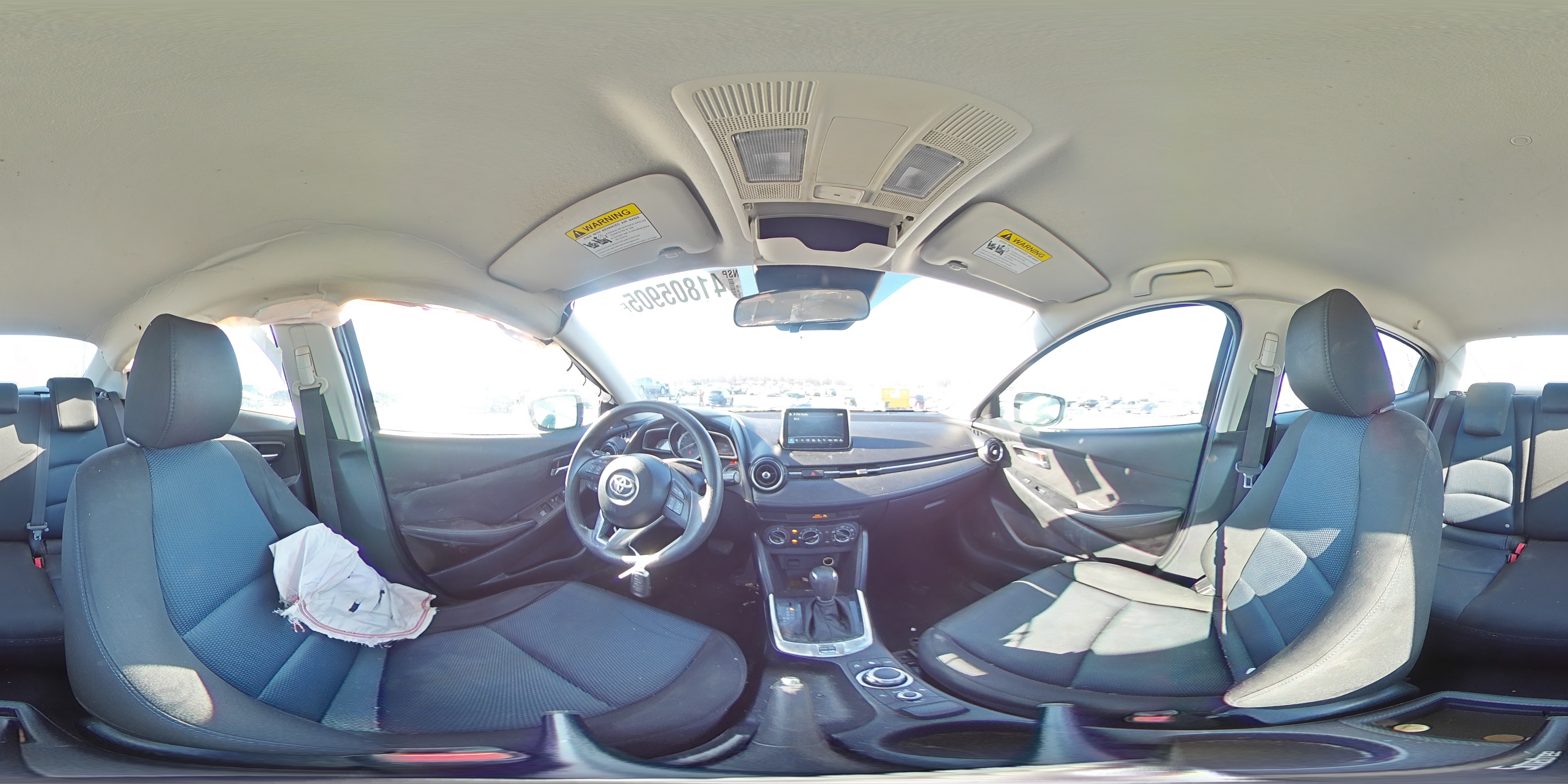 2018 Toyota Yaris - Image 13