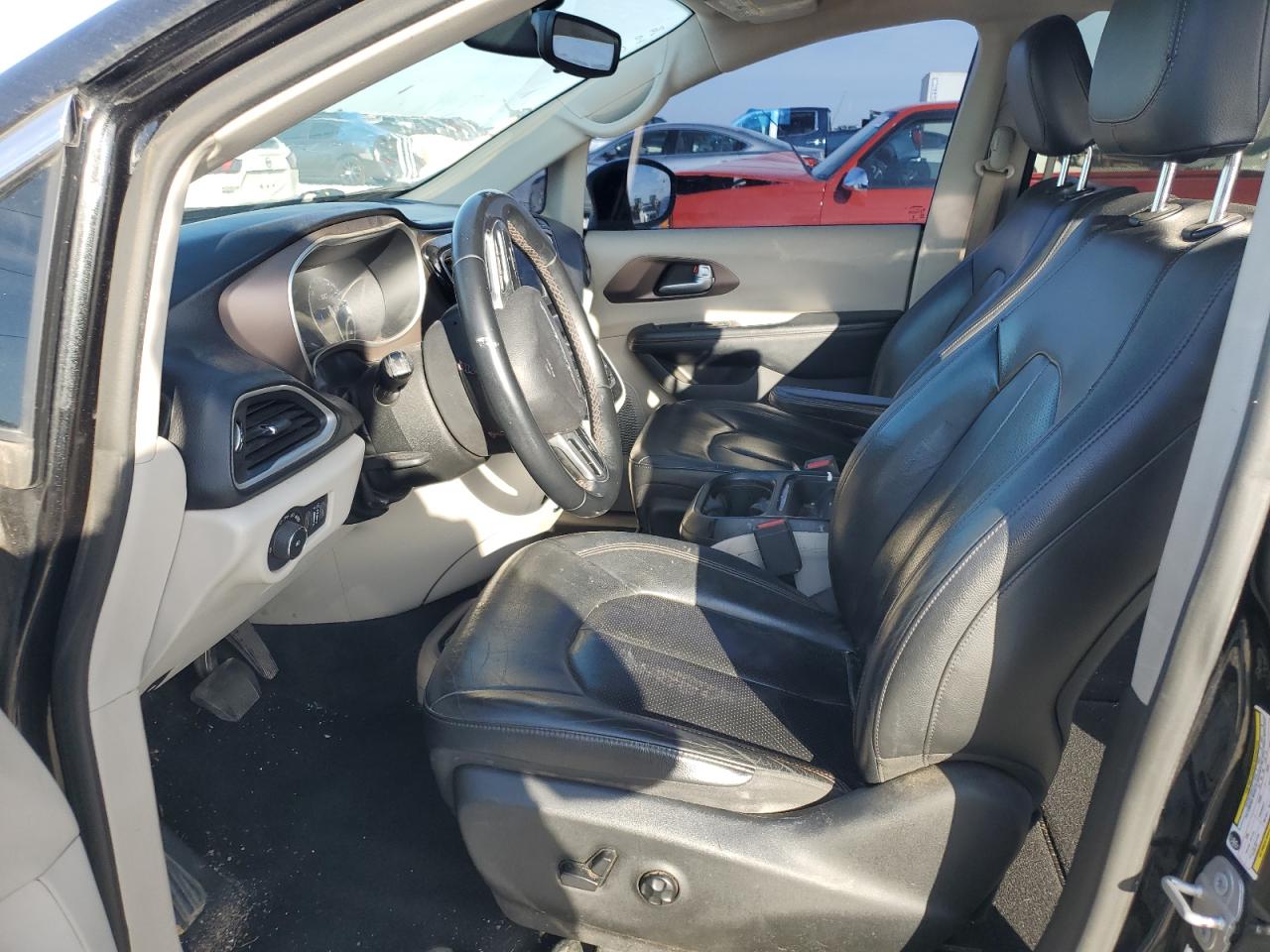 2018 Chrysler Pacifica - Image 7