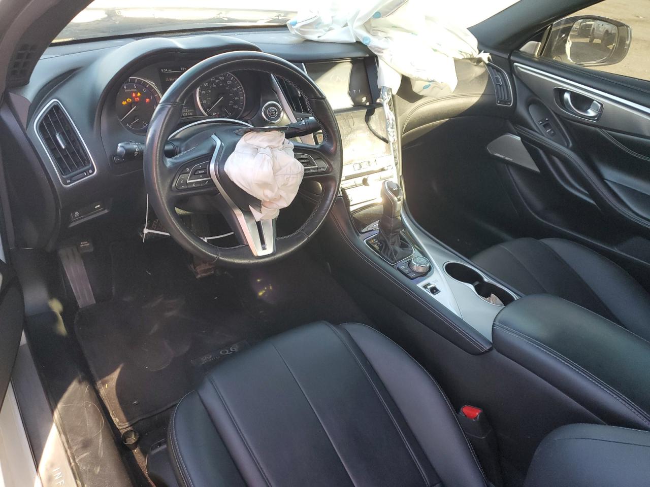 2018 Infiniti Q60 - Image 8