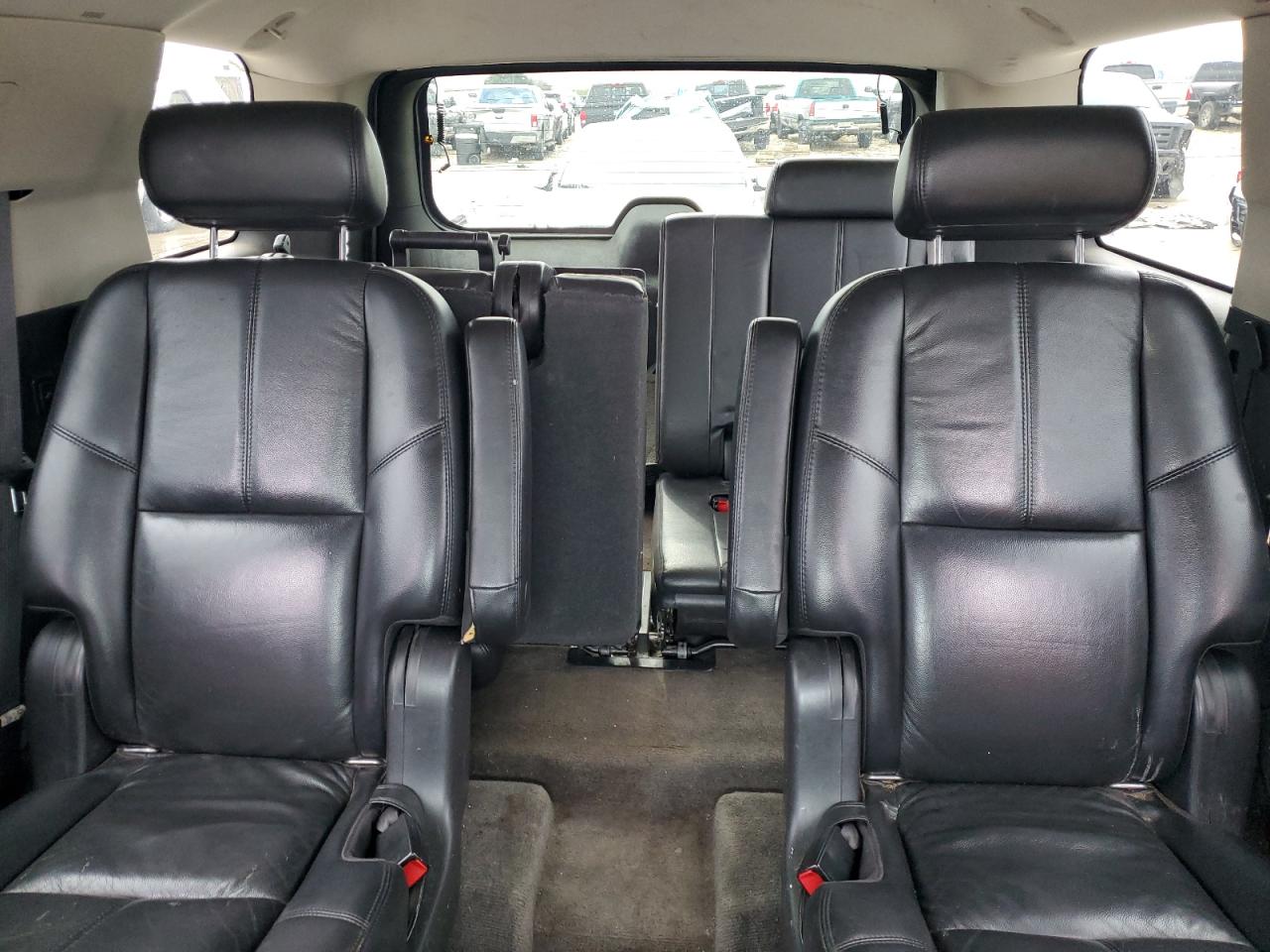 2007 GMC Yukon - Image 10