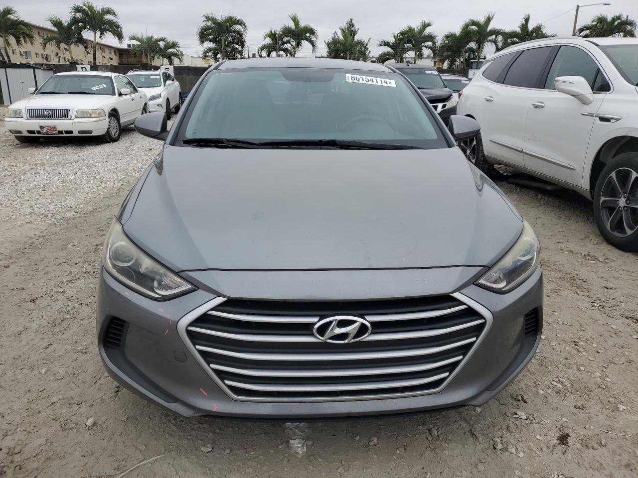 2017 Hyundai Elantra - Image 5