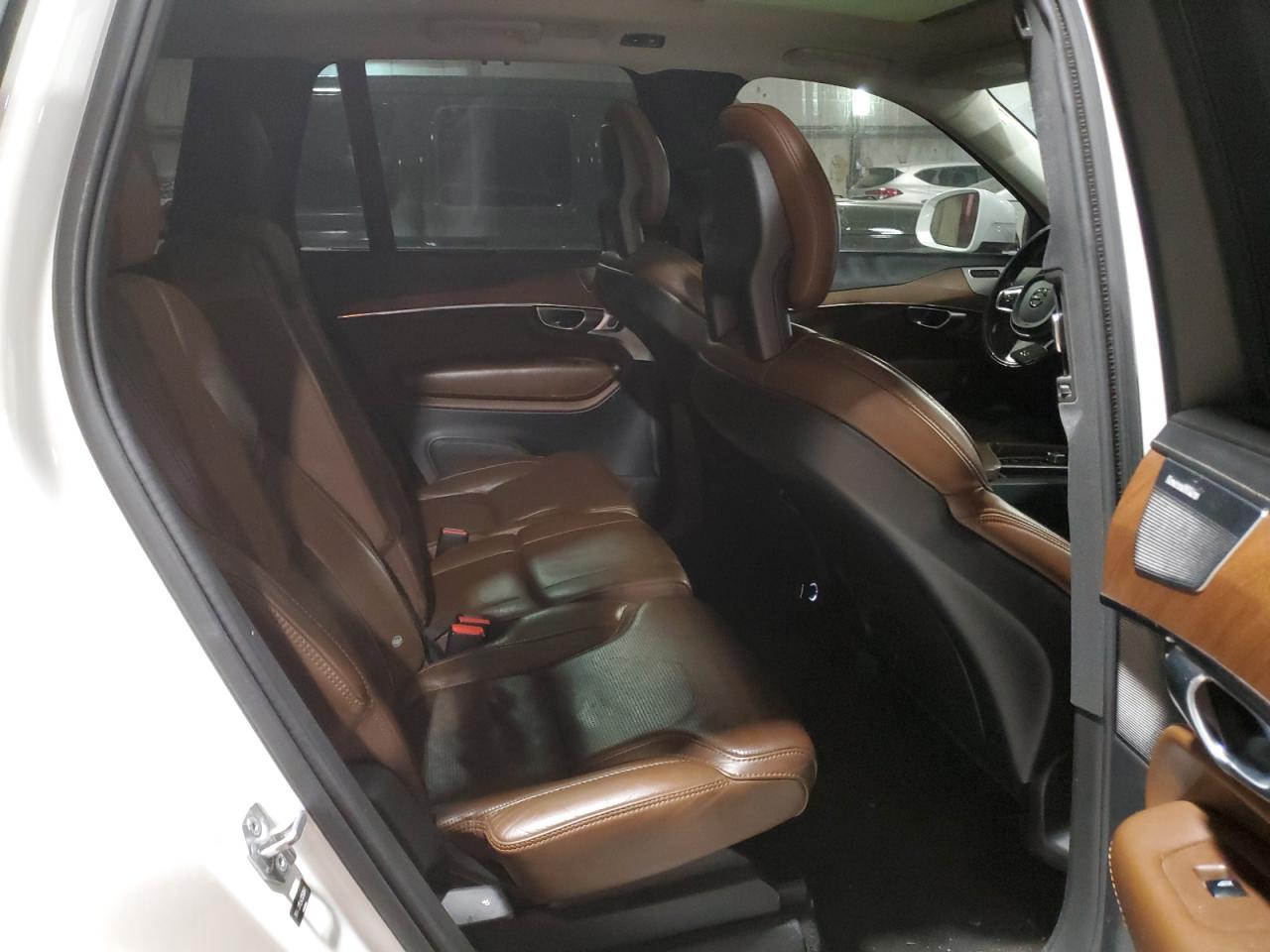 2018 Volvo XC90 - Image 11