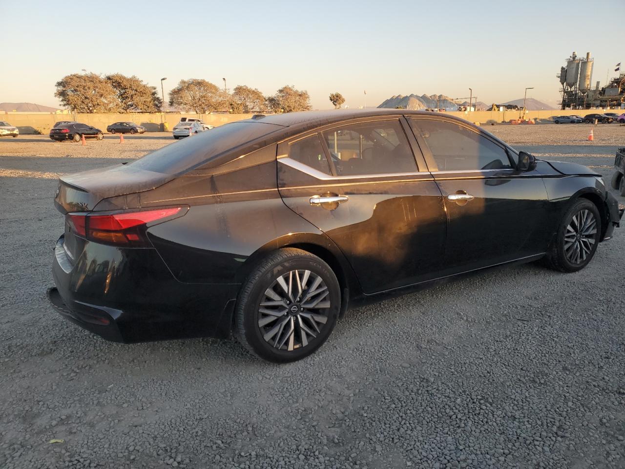 2024 Nissan Altima - Image 3