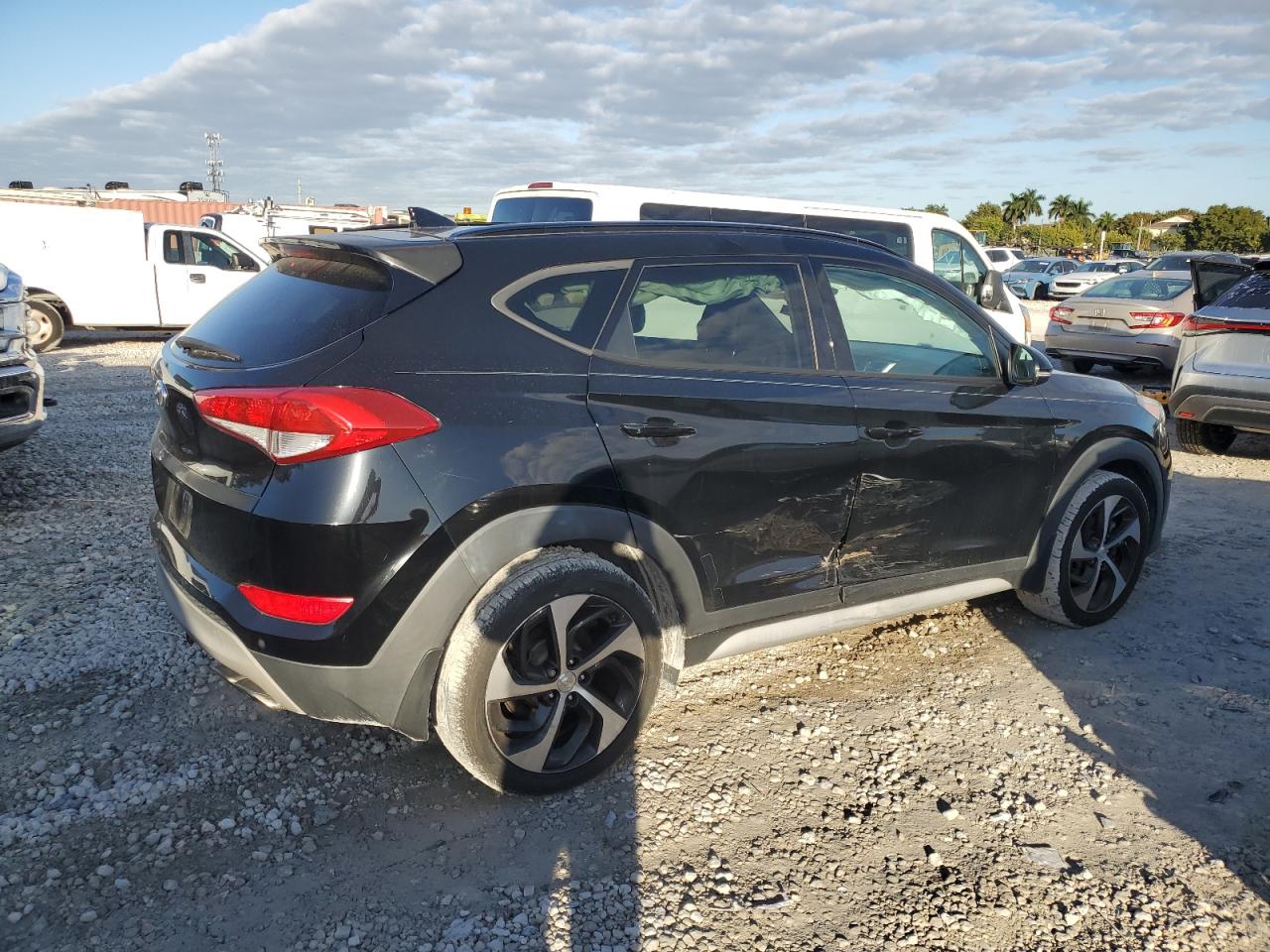 2018 Hyundai Tucson - Image 3
