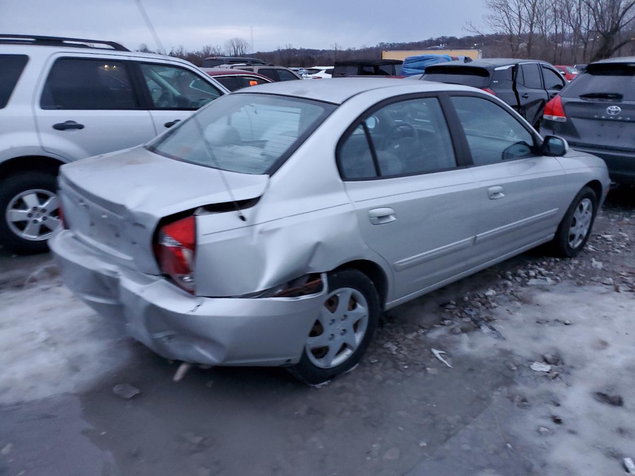 2005 Hyundai Elantra - Image 3