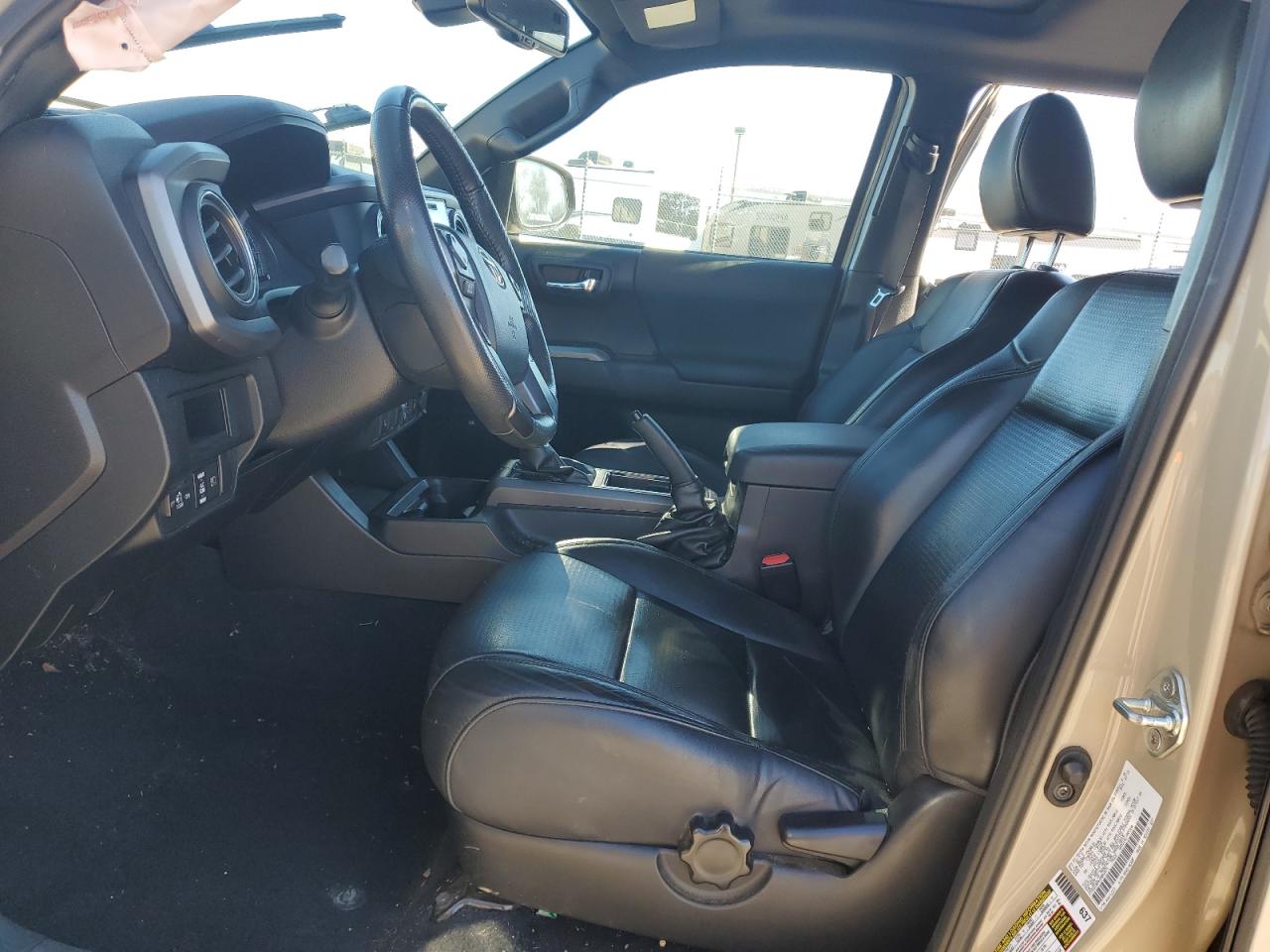 2018 Toyota Tacoma - Image 7