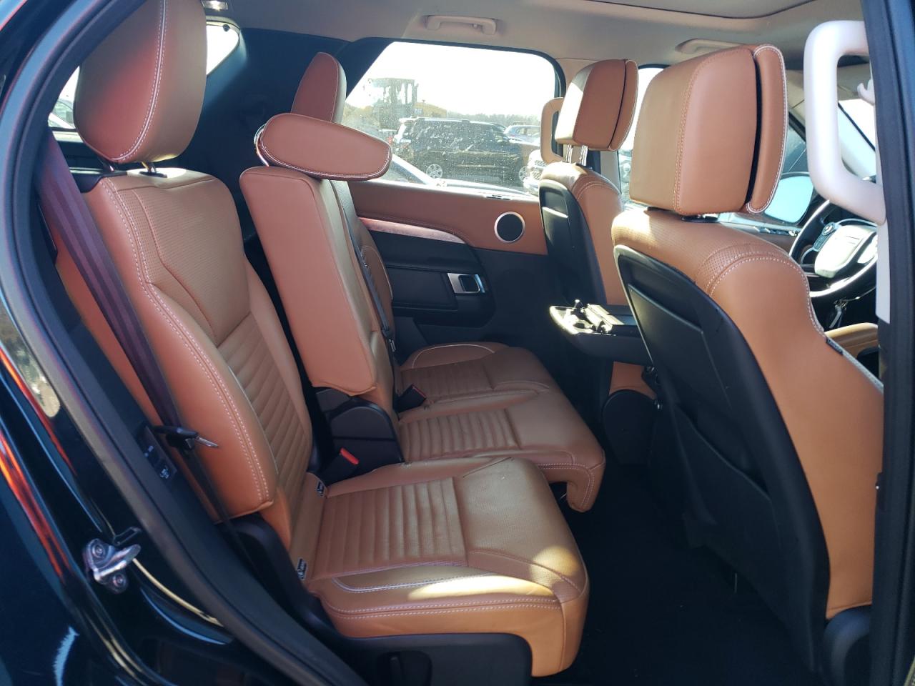 2017 Land Rover Discovery - Image 11