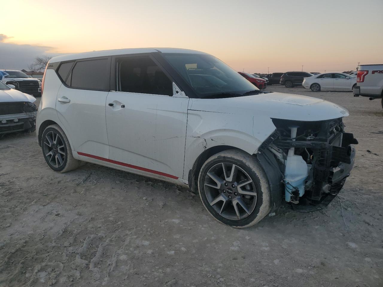 2022 Kia Soul - Image 4