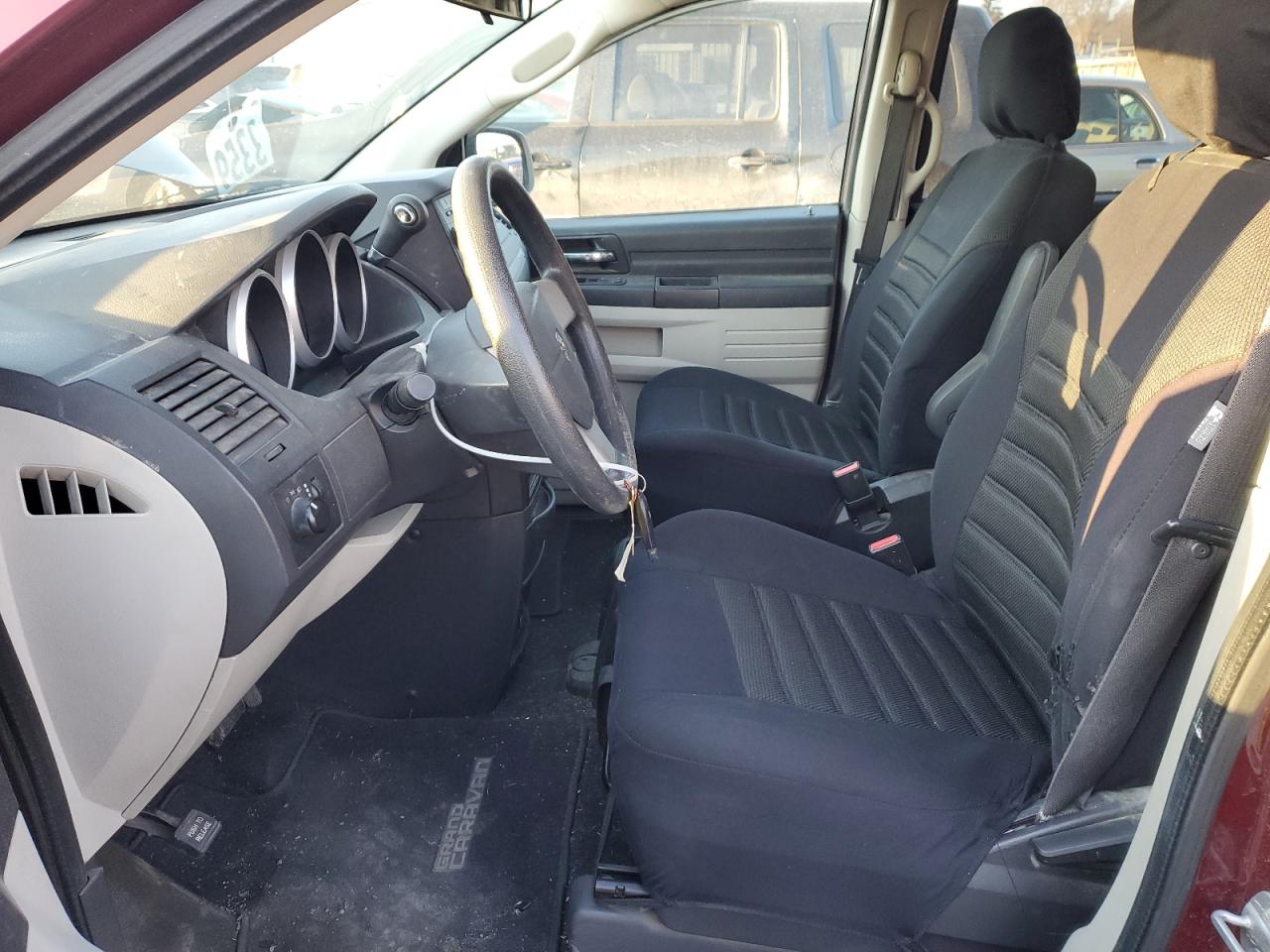 2009 Dodge Caravan - Image 7