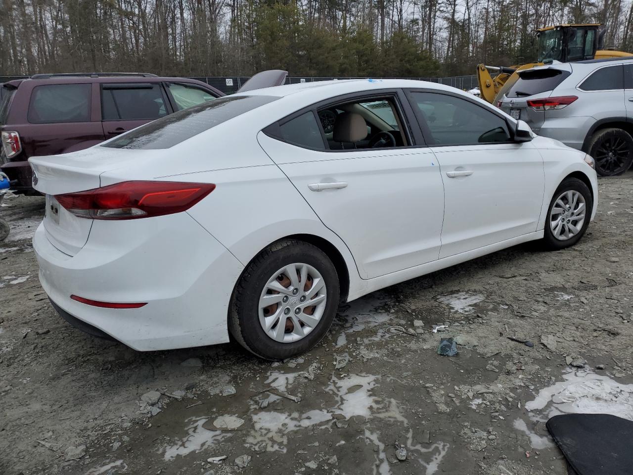 2018 Hyundai Elantra - Image 3