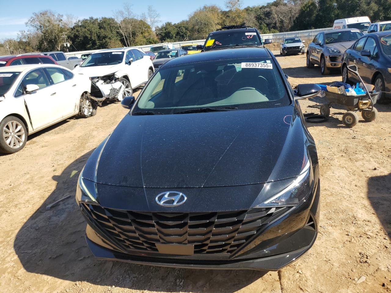 2023 Hyundai Elantra - Image 5