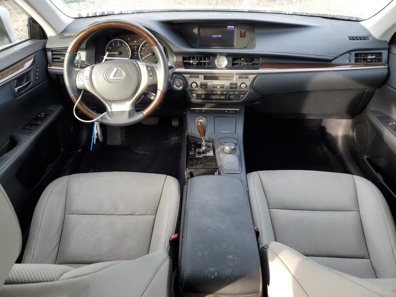 2014 Lexus ES - Image 8