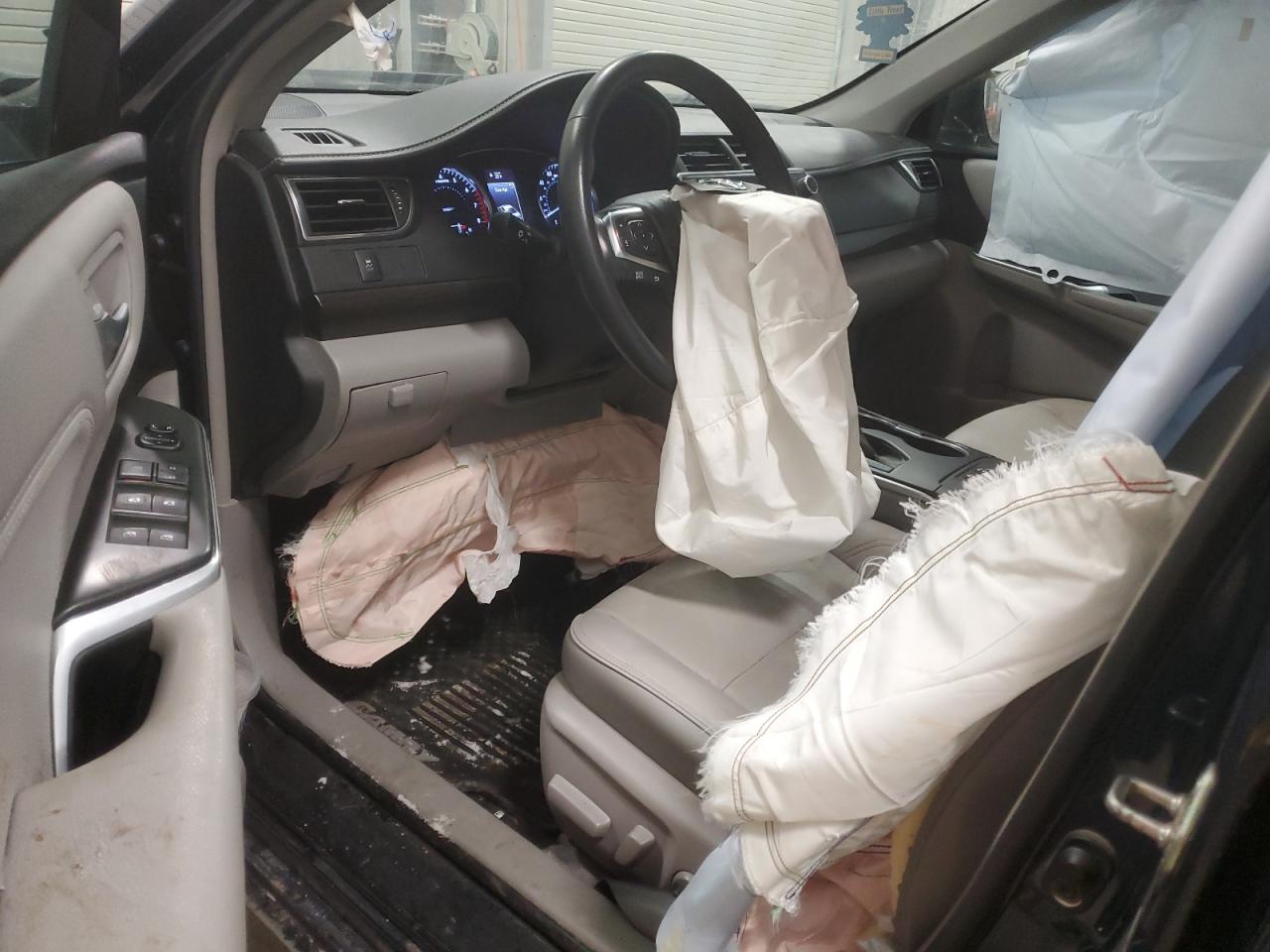 2017 Toyota Camry - Image 8
