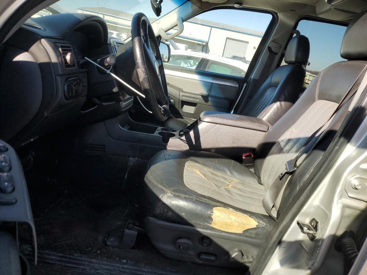 2005 Mercury Mountaineer - Image 7
