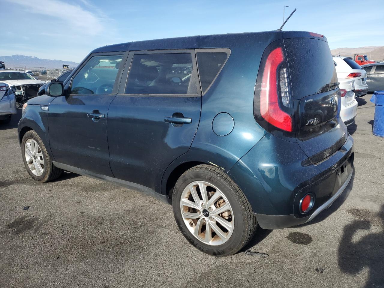 VIN KNDJP3A52H7502359 2017 KIA SOUL no.2