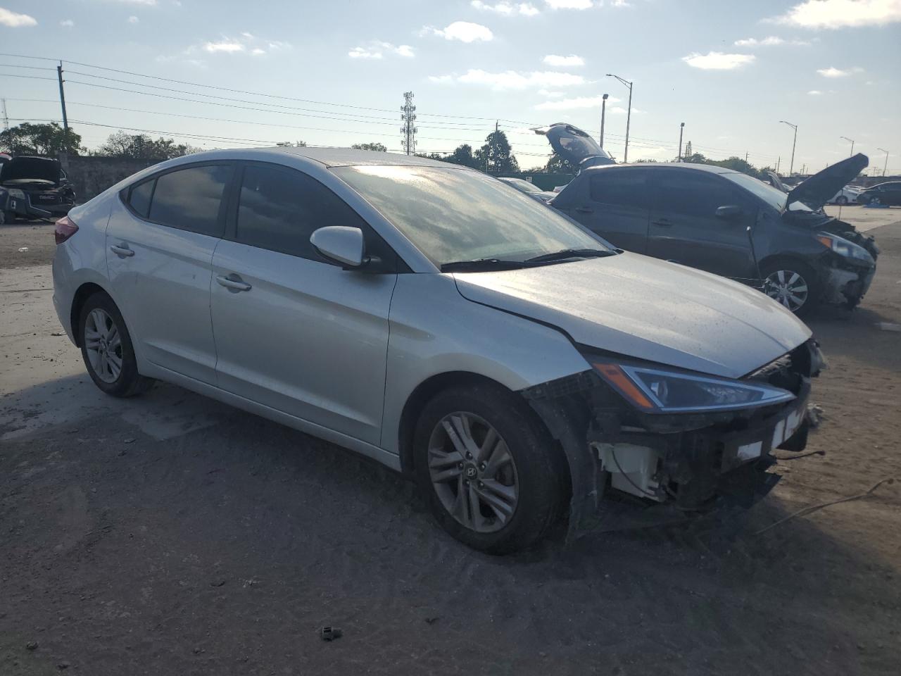2019 Hyundai Elantra - Image 4