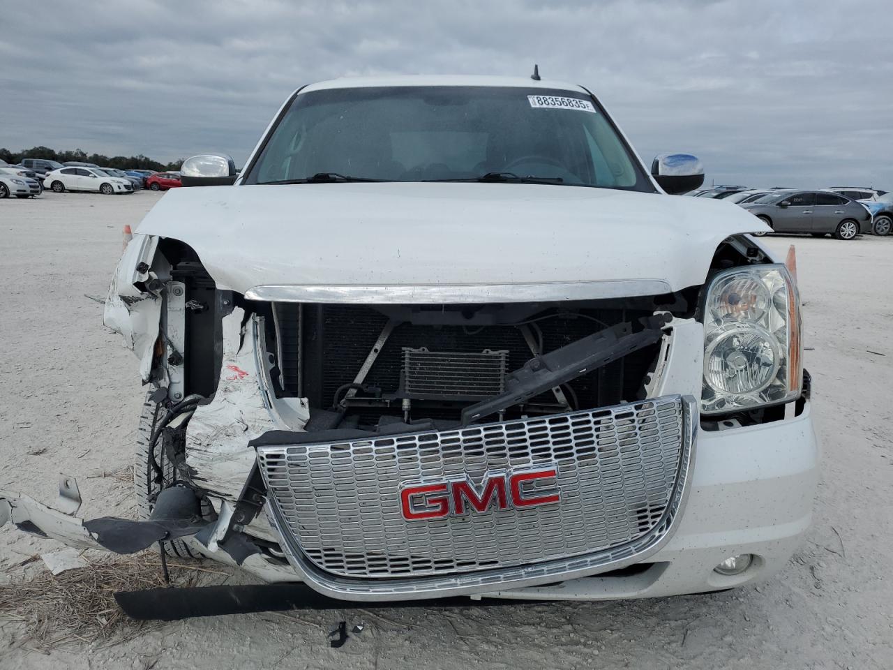 2014 GMC Yukon - Image 5