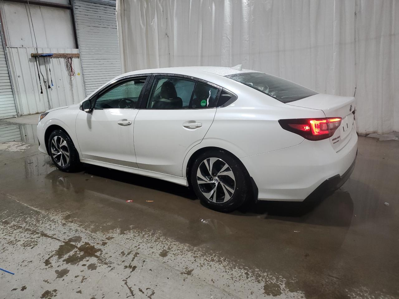 2021 Subaru Legacy - Image 2