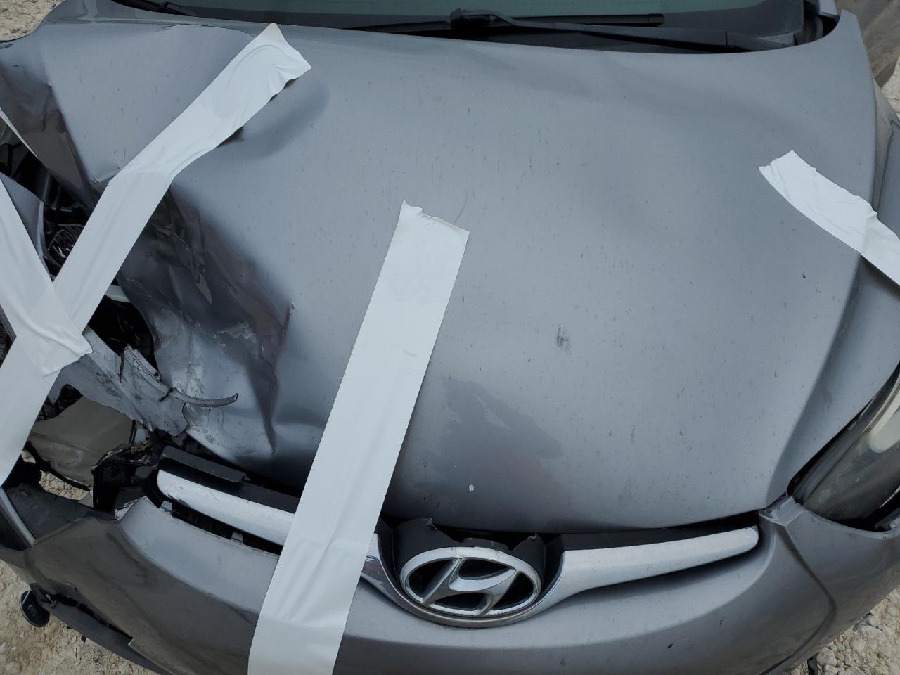 2015 Hyundai Elantra - Image 11