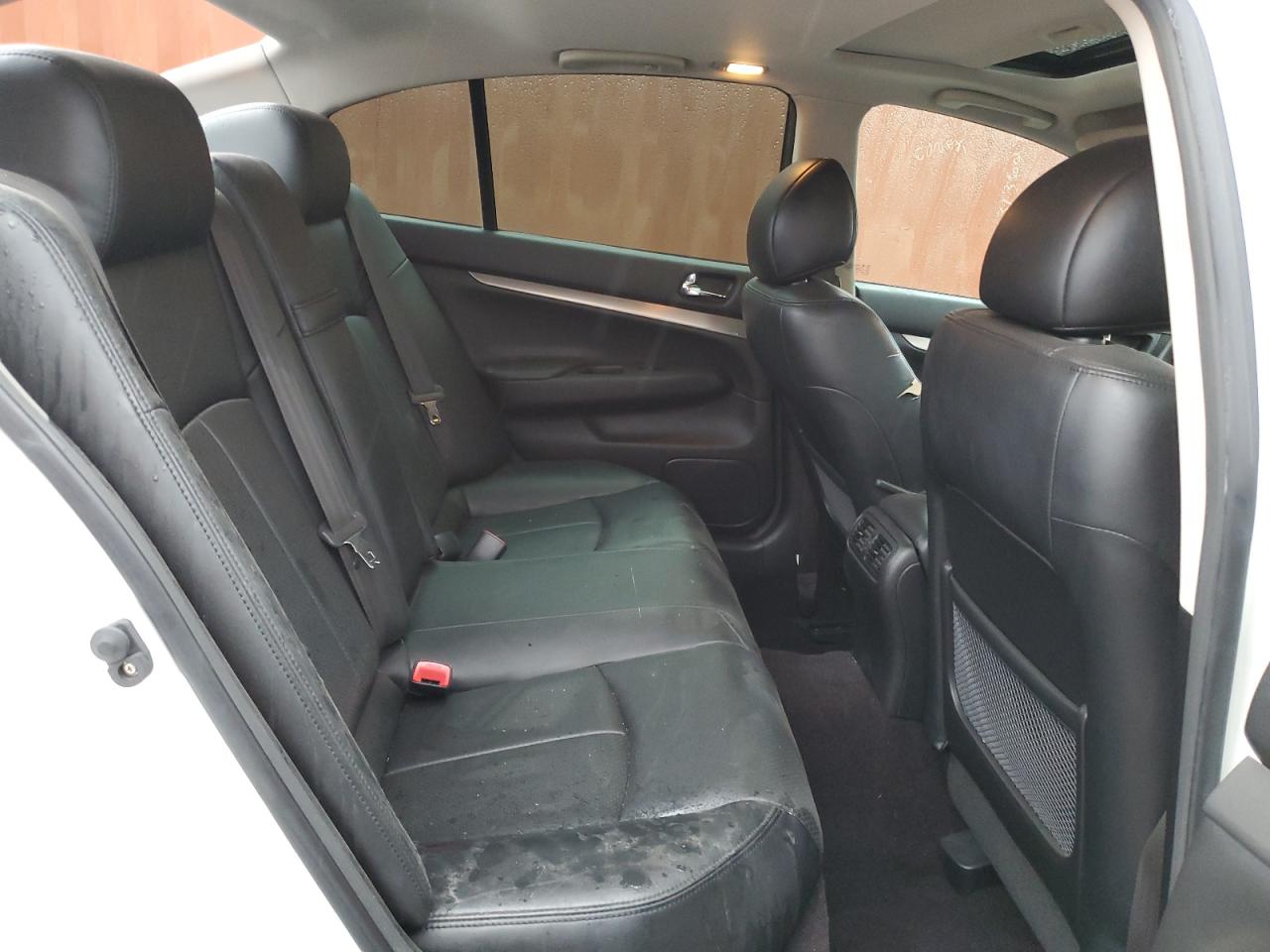 2011 Infiniti G - Image 10