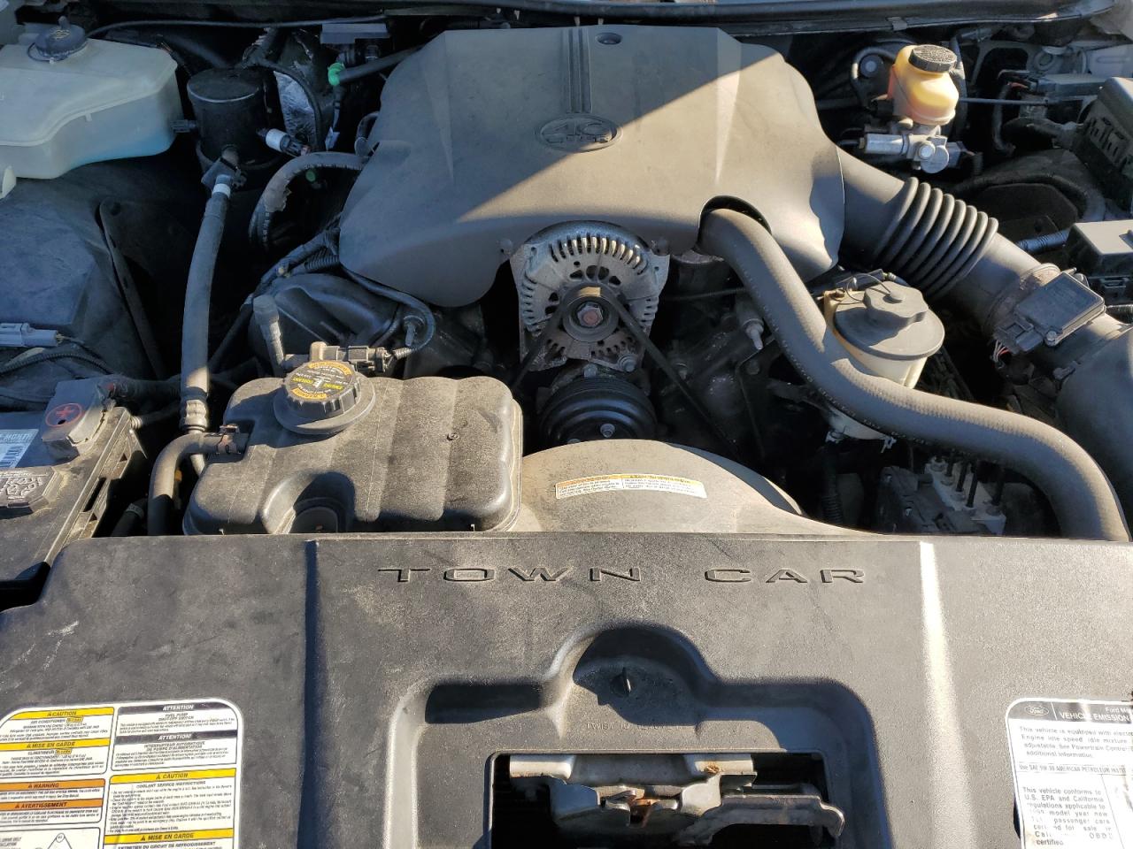 1999 Lincoln Town Car - Image 11