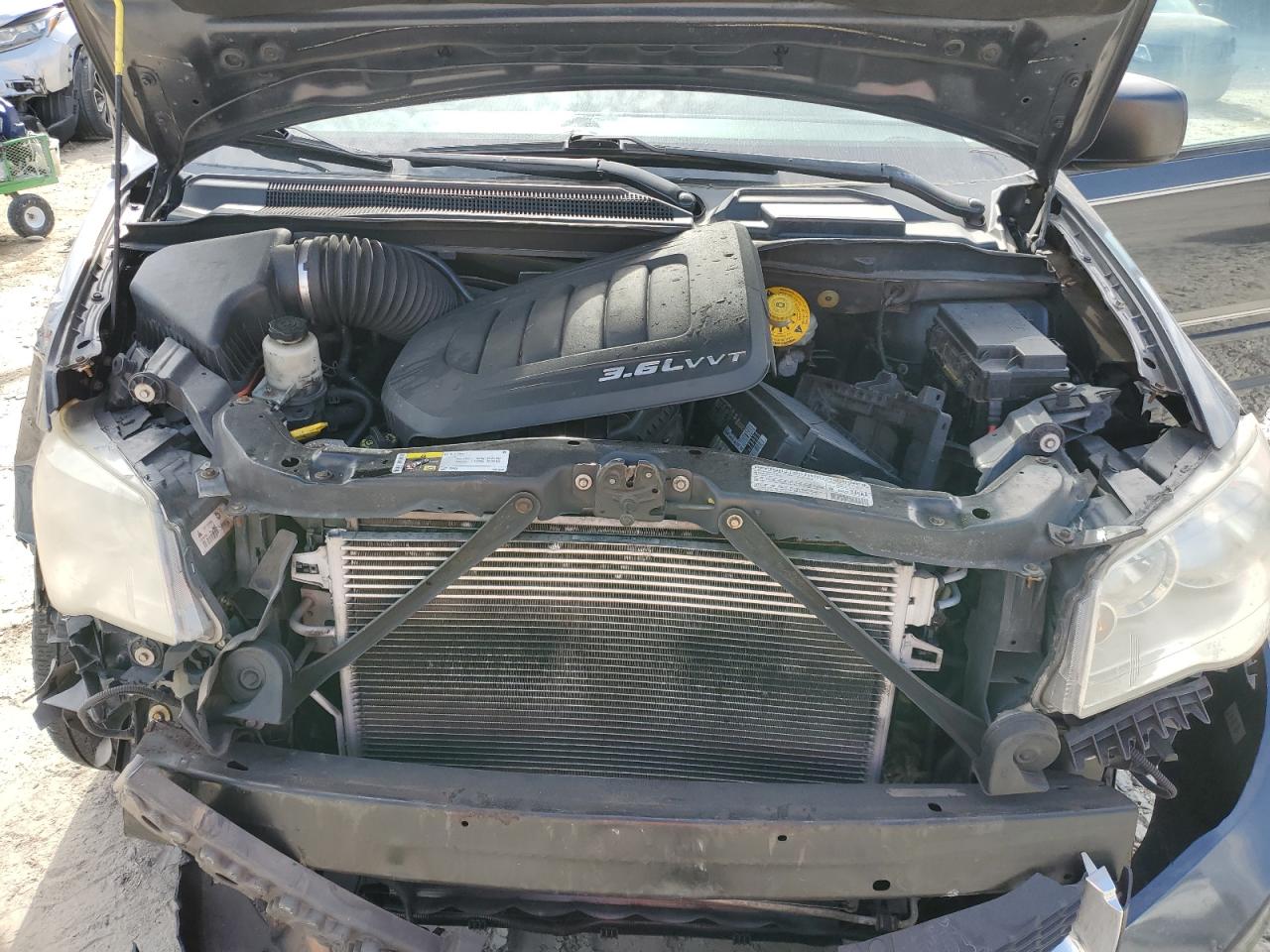 2013 Dodge Caravan - Image 13