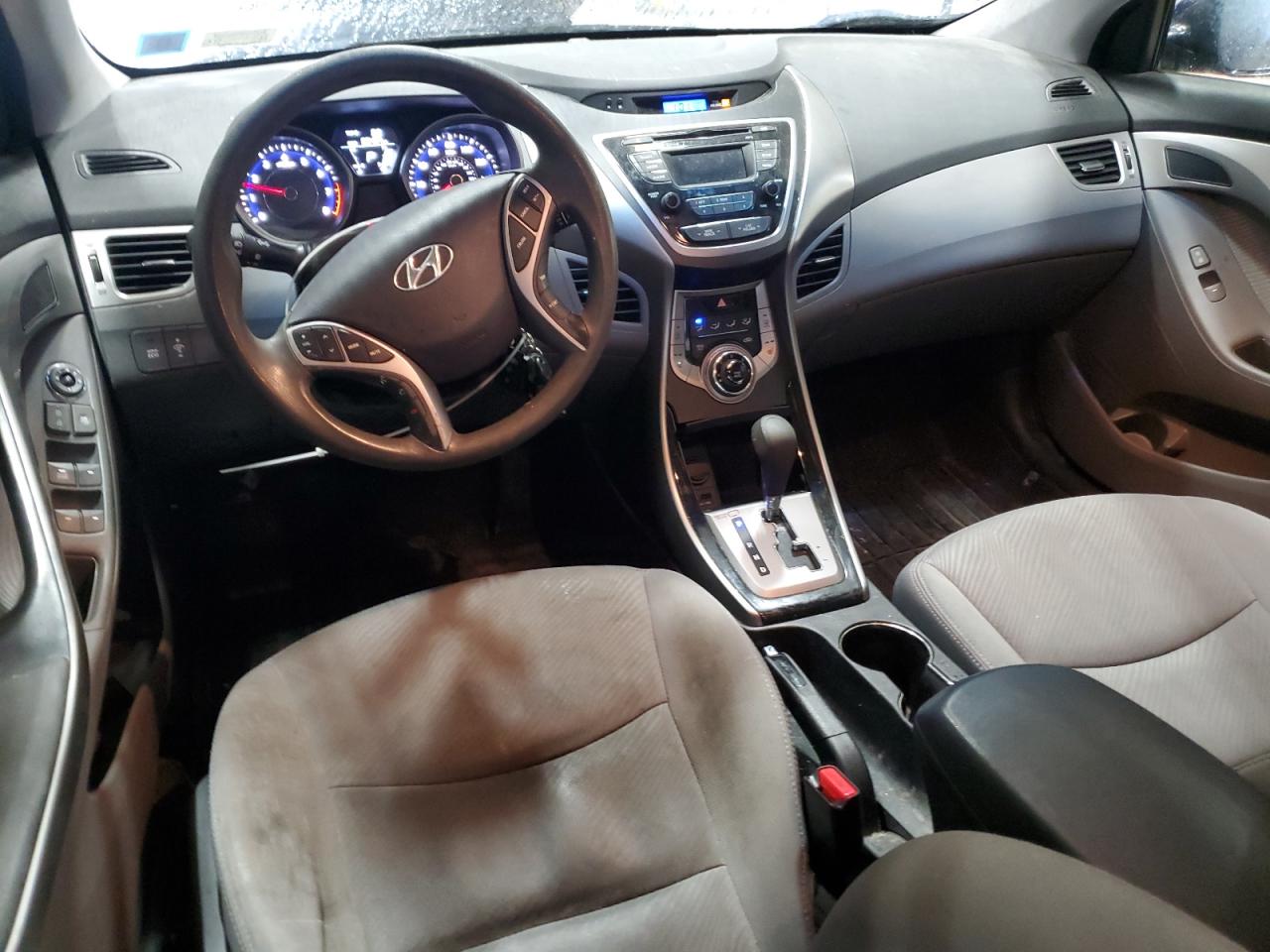 2013 Hyundai Elantra - Image 8