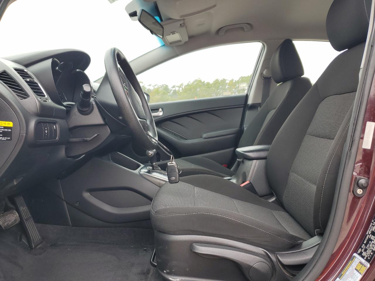 2017 Kia Forte - Image 7